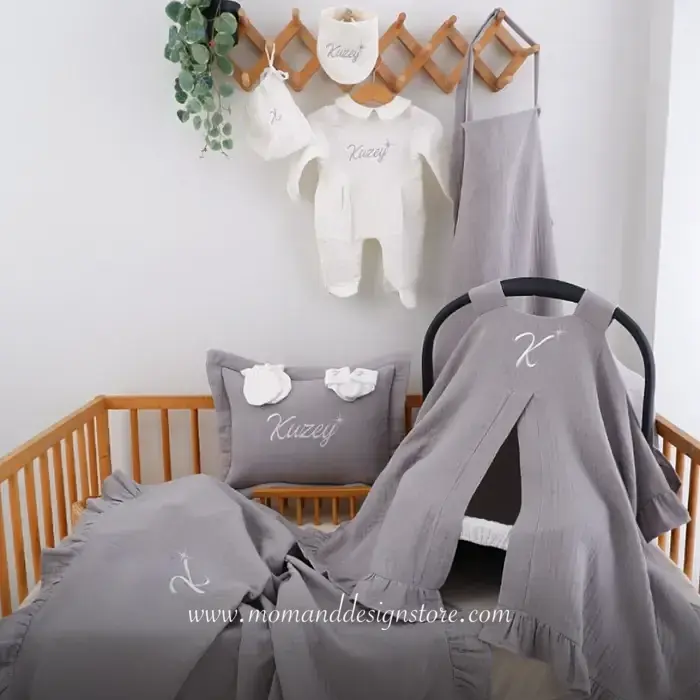 Gri müslin hastane çıkışı